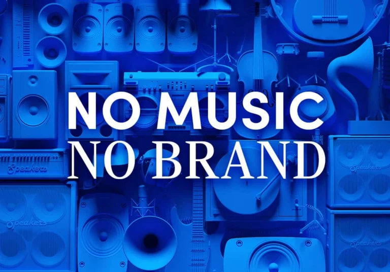 Texte 'No Music, No Brand' sur fond d'instruments, illustrant l'importance de l'identité sonore et musicale pour les marques.